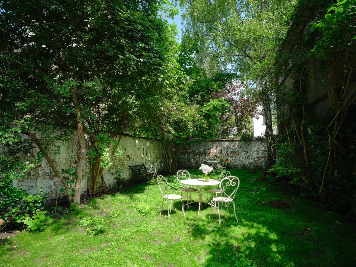 Charming And Spacious House With Leafy Private Garden Close To Historical Center Of Apartment *